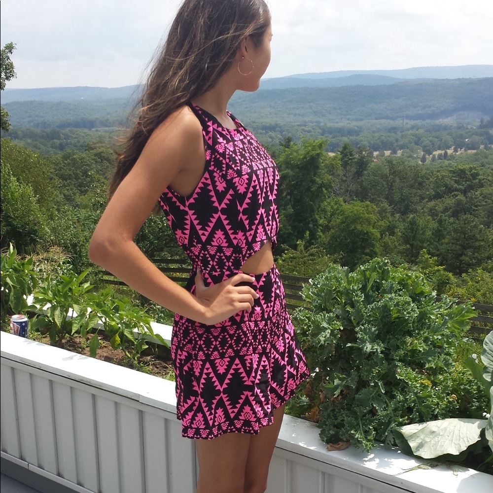 MOTEL ROCKS ROMPER 💓 - Picture 2 of 3
